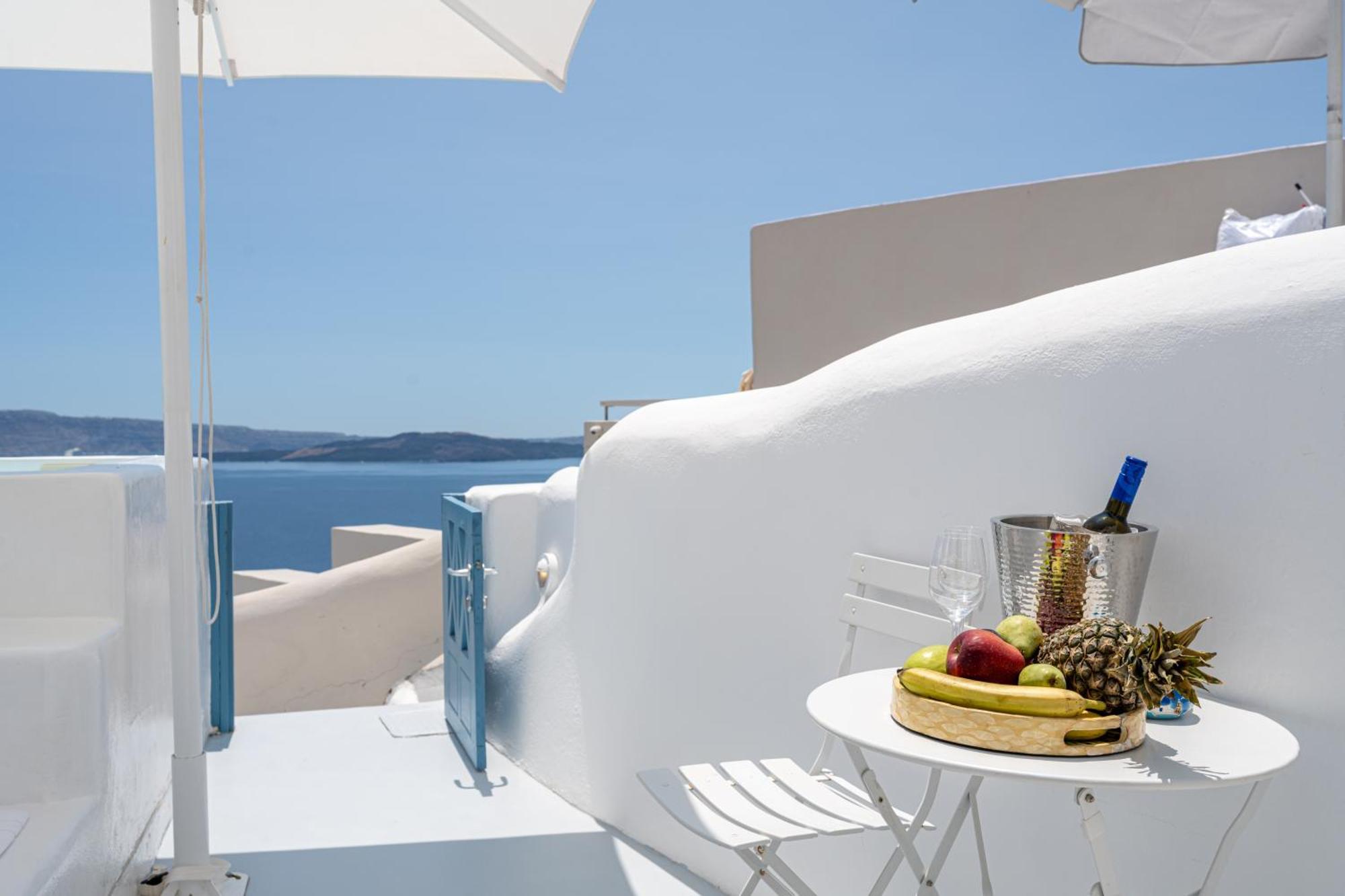 Aristos Life Luxury Cave *
